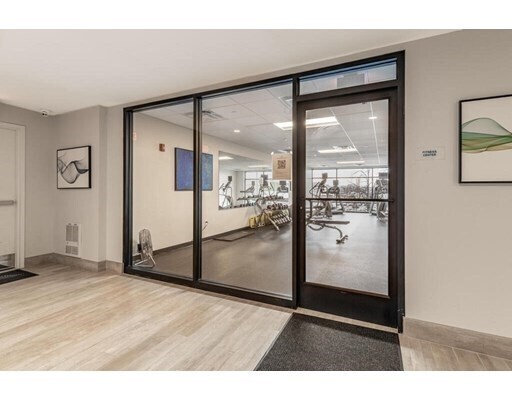 Foto del edificio - 242 Meridian St
