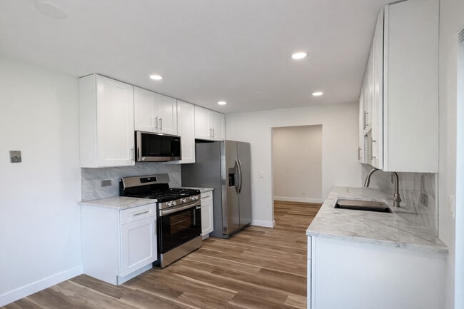 Foto del edificio - 52 Stanton Ct