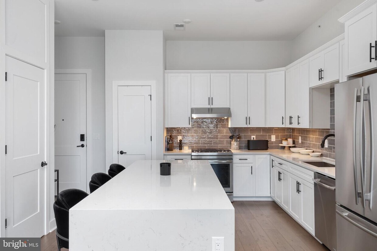 Foto principal - 44691 Wellfleet Dr