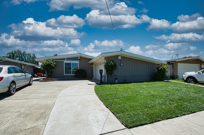 Building Photo - 27501 La Porte Ave