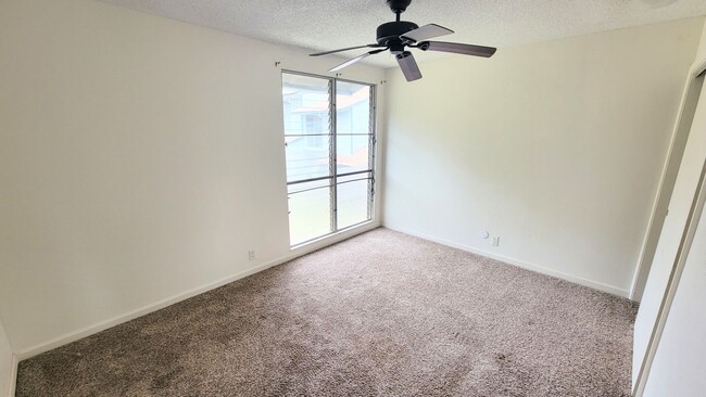 Foto del edificio - PALEHUA GARDENS - Upgraded 3 Bedroom Townhome