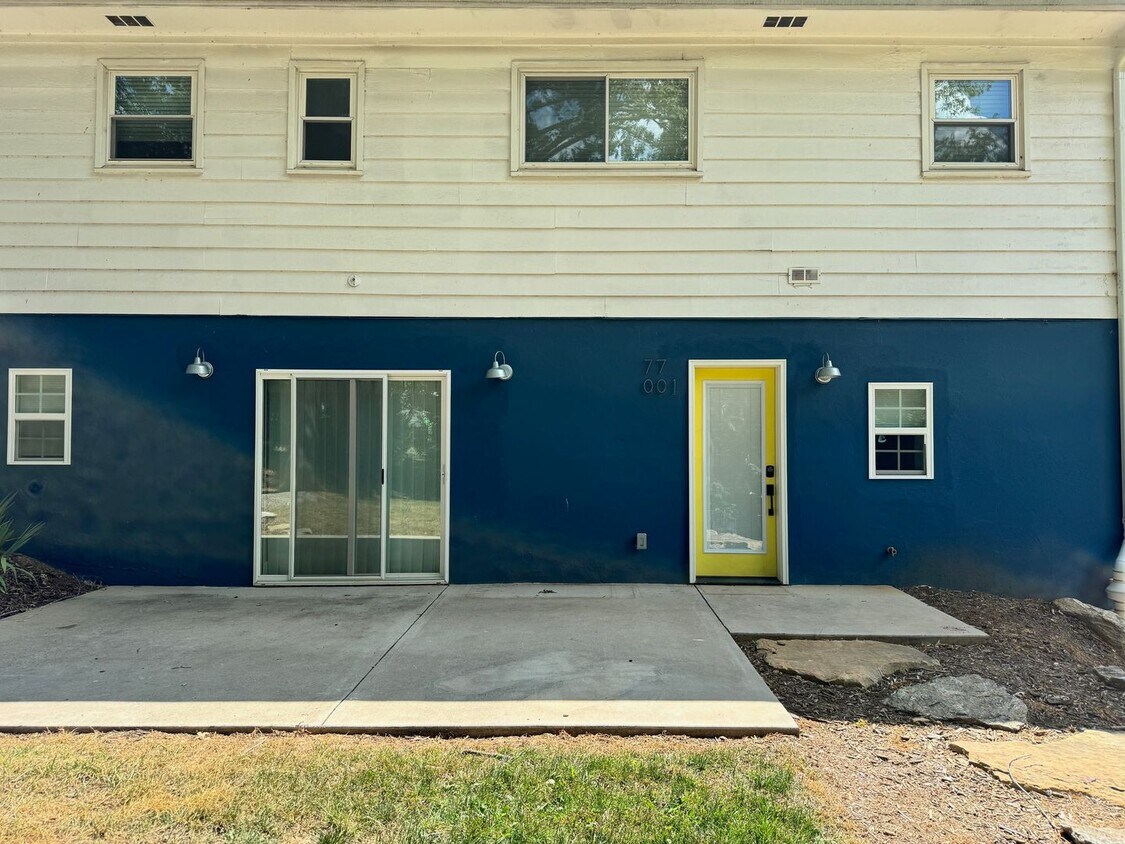 Primary Photo - West AVL - Modern, Stunning 2/2 Basement A...