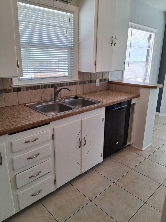 Foto del edificio - Charming University Area 3 Bedroom Home