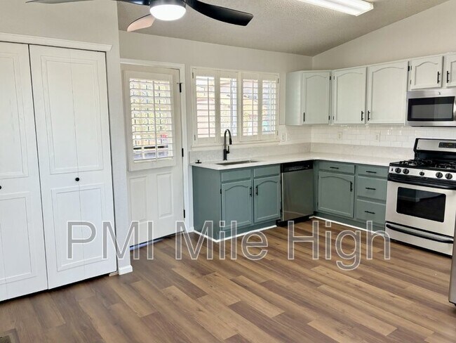 Foto del edificio - 20597 E 42nd Ave