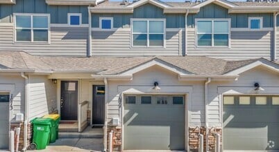 Building Photo - 1071 Oak Cir