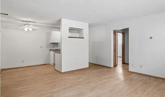 Foto del edificio - 5332 Hanson Ct N