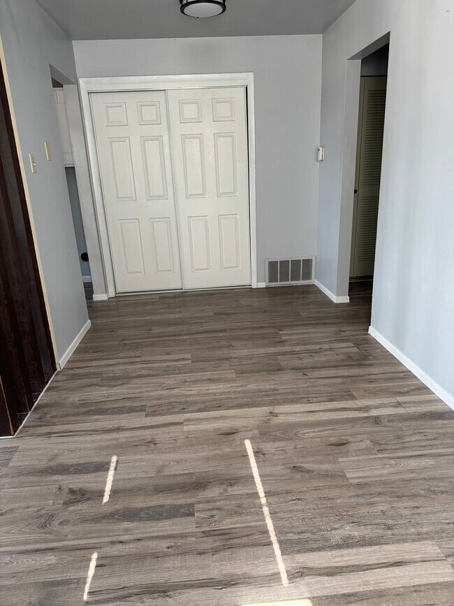 Foto del edificio - 3924 Devonshire Ln