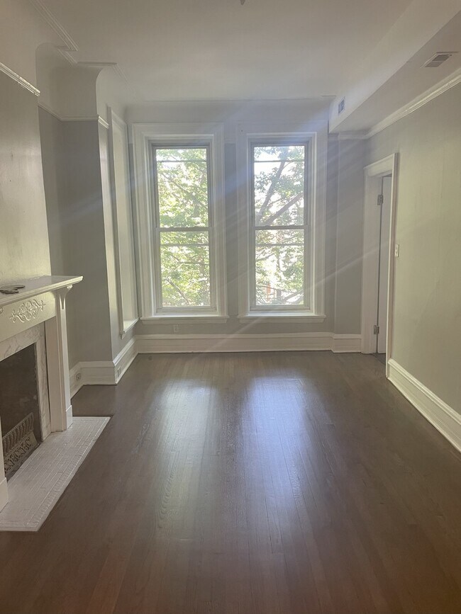Foto del edificio - 2241 N Seminary Ave