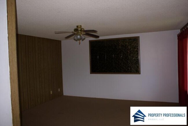 Building Photo - 485 Waianuenue Ave