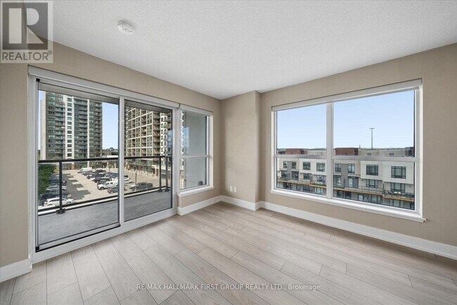 Building Photo - 1255 Bayly St