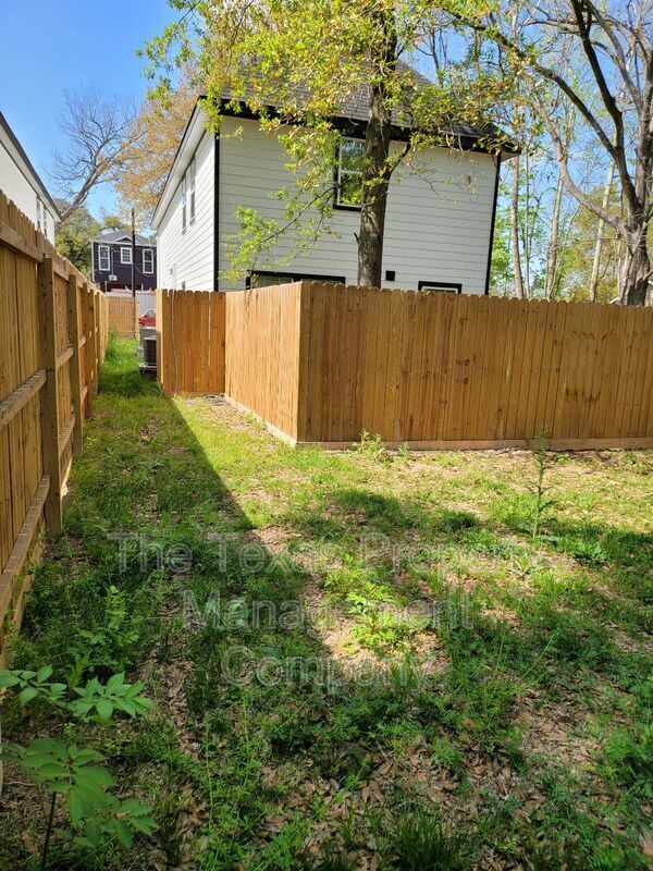 Building Photo - 7206 Sandle St