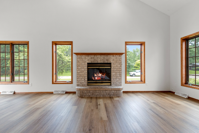 Building Photo - 3270 Maple Grove