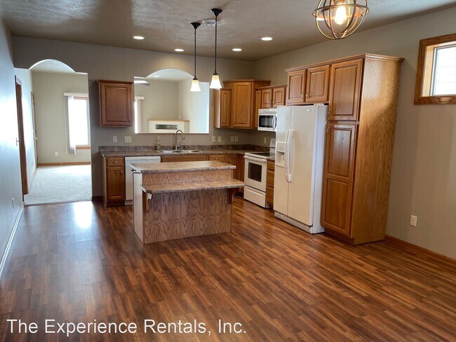 Building Photo - 3 br, 2 bath House - 9203 W 32nd St