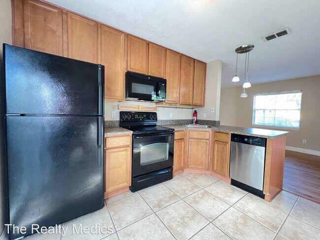 Building Photo - 2 br, 1 bath House - 3156 S. Bumby Avenue ...