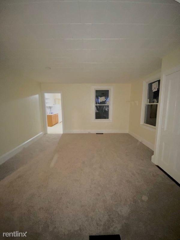 Primary Photo - 3 br, 1 bath House - 18 S 11th St