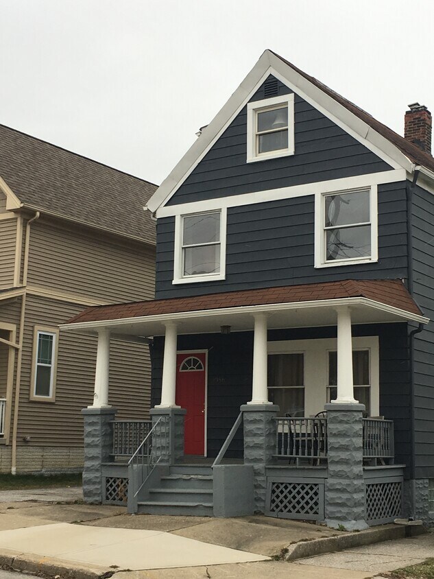 Primary Photo - 1356 W 67th St