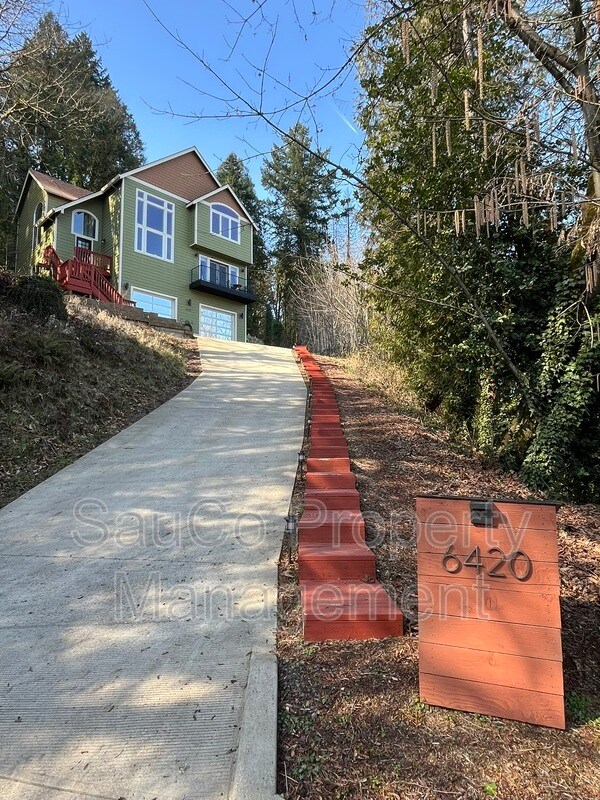 Foto del edificio - 6420 SE Mabel Ave