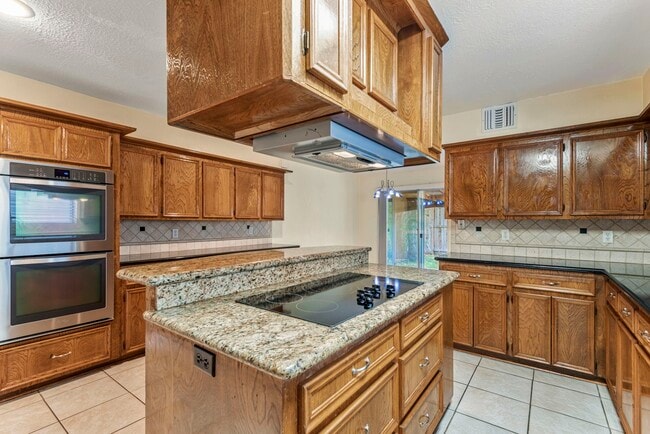 Foto del edificio - 3218 Freshmeadows Dr