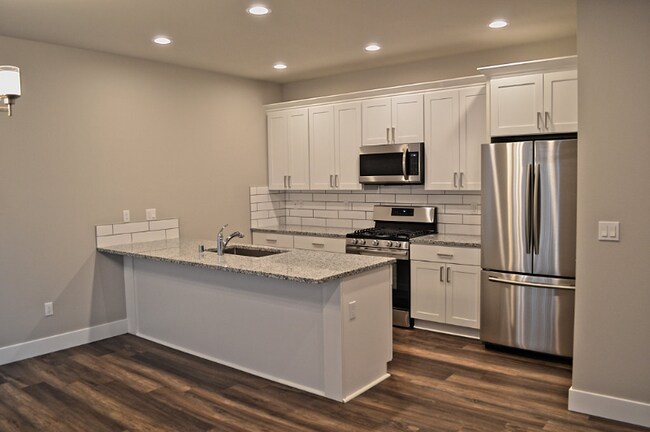 Foto del edificio - 6911 Lennon Ln NE