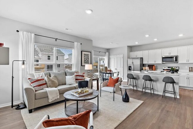 Foto del edificio - 1047 Maywood Ln