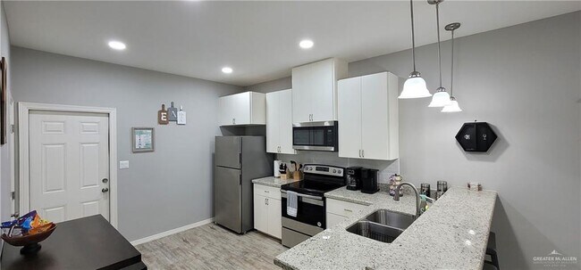 Foto del edificio - 1502 W Heritage Dr