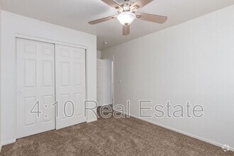 Building Photo - 30725 N Royal Oak Way