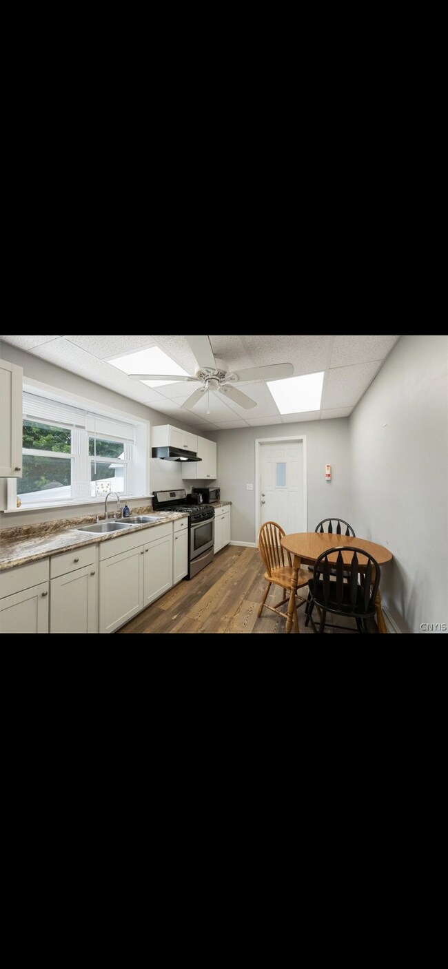 Building Photo - 134 2nd Ave