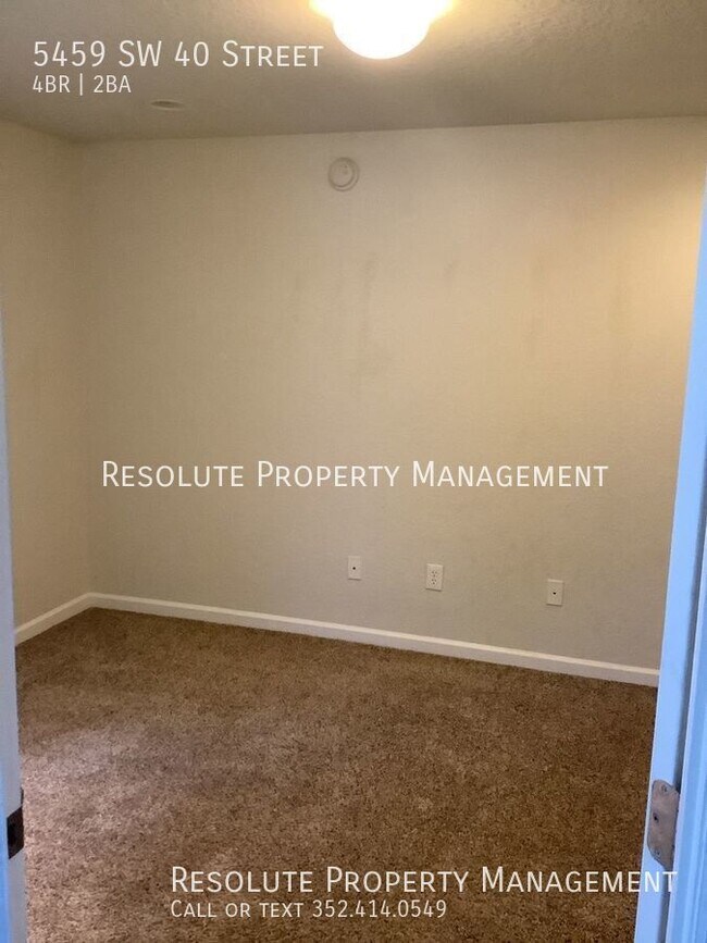 Building Photo - 4 Bed/ 2 Bath in Fore Ranch