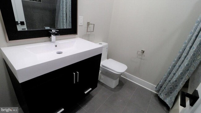 Building Photo - 2038 Dorrance St