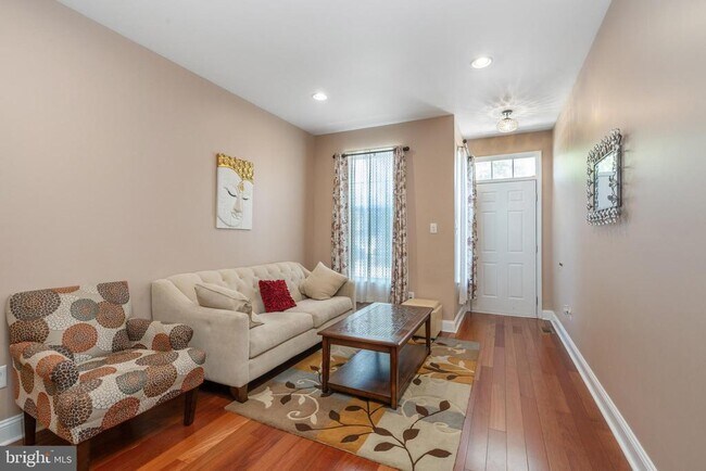 Foto del edificio - 802 Yarrow Cir