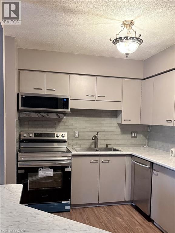 Photo du bâtiment - 3085 Kingsway Dr