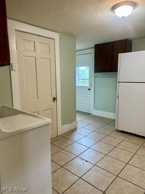 Foto del edificio - 649 W Hopocan Ave