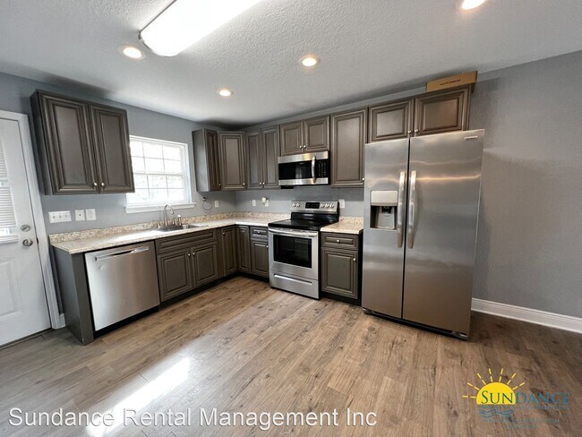 Building Photo - 3 br, 2 bath House - 456 Apple Drive