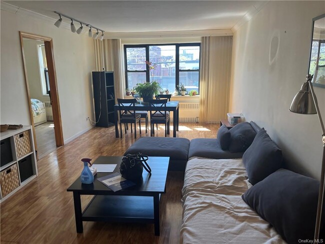 Foto del edificio - 1144 Lydig Ave