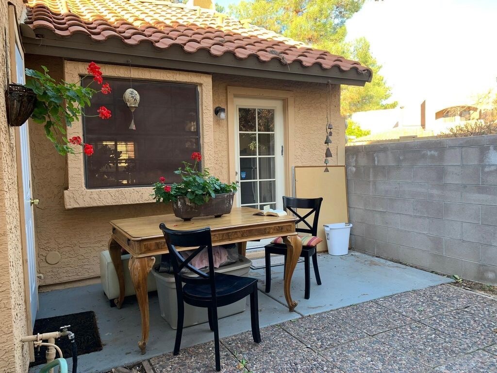 patio lower level - 5704 E Aire Libre Ave