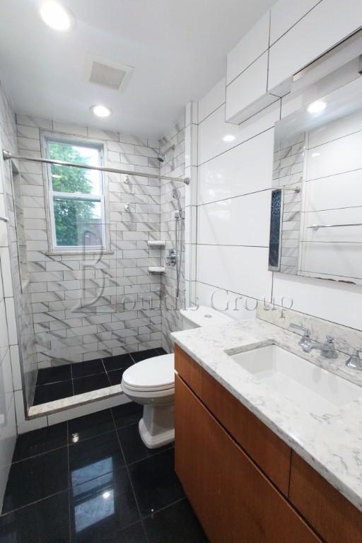 Photo - 3 bedroom in ASTORIA NY 11103 Apartment