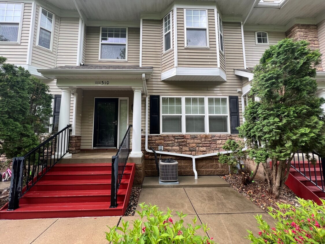 111310 Village Rd Unit 10, Chaska, MN 55318 Condo for Rent in Chaska