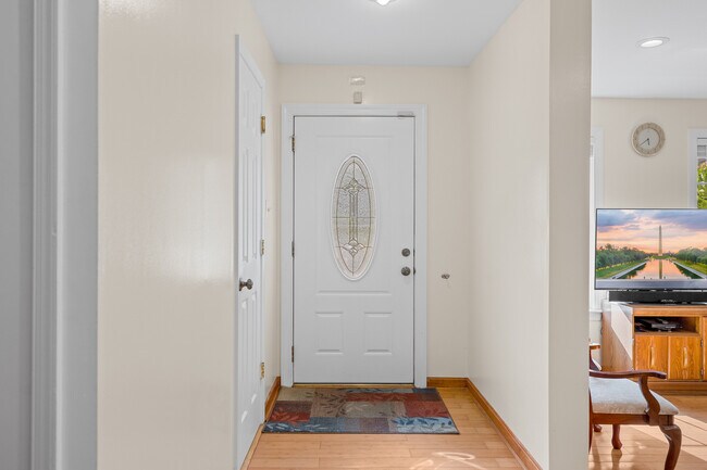 Foto del edificio - 2829 Grovemore Ln