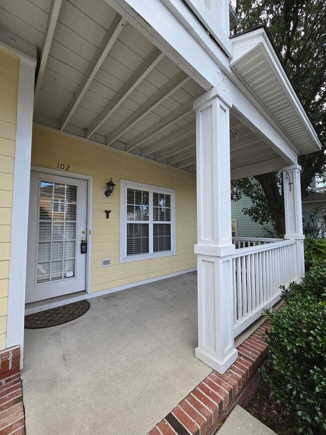 Building Photo - Trolley Path - Minutes to Downtown WILM, N...