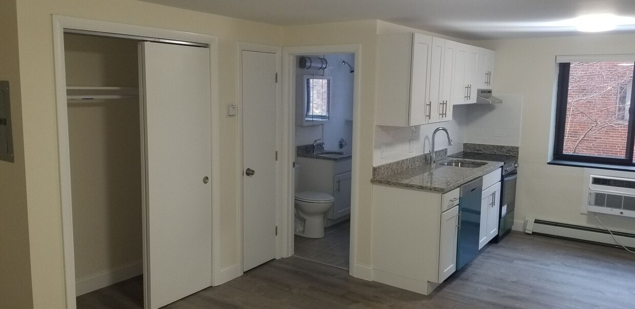 Building Photo - Newly Renovated Davis Sq. Studio Available now No Broker Fee