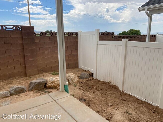 Building Photo - 3 br, 2.5 bath House - 126 E 3025 N