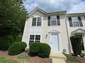 Building Photo - 2709 Church View Ln