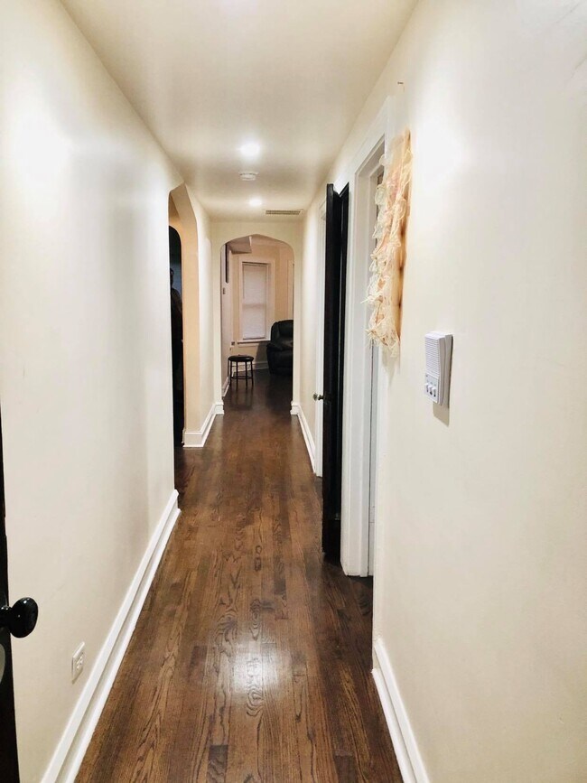 Foto del edificio - 6034 N Fairfield Ave
