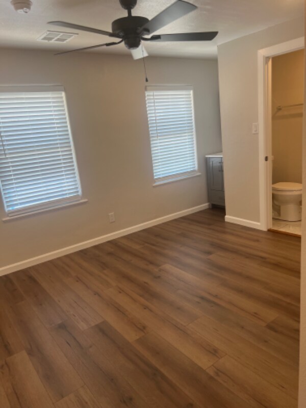 Foto del edificio - 8280 W Madison St