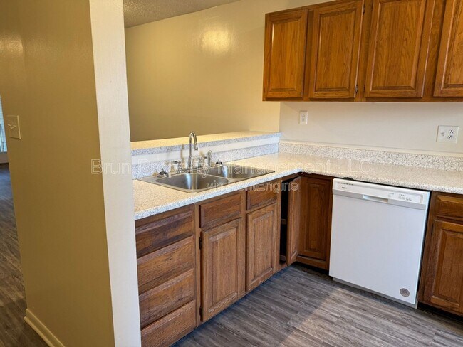 Foto del edificio - 10417 Victoria Dr