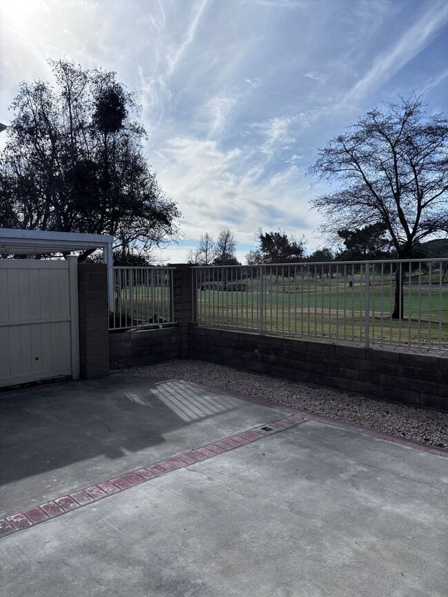 Building Photo - Shadowridge Greens