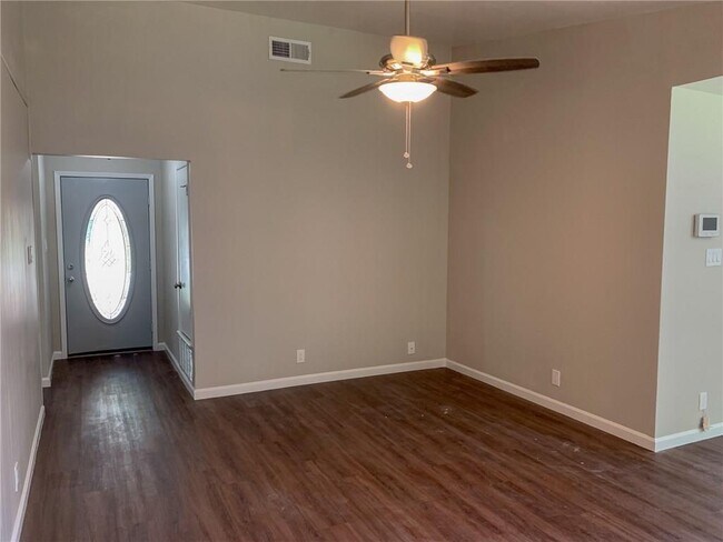Foto del edificio - 1710 Goodson Ln