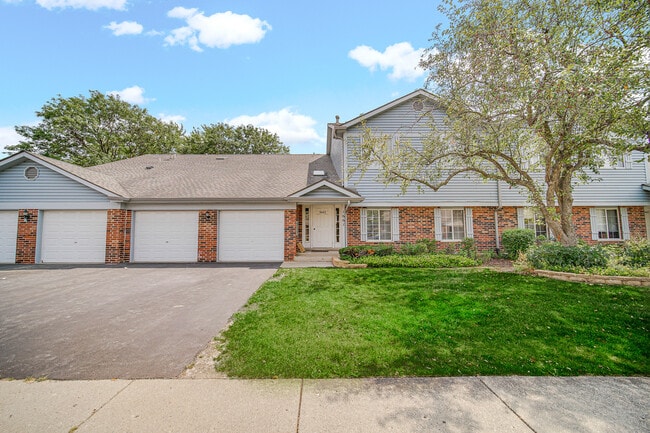 Building Photo - 1661 Commodore Ct