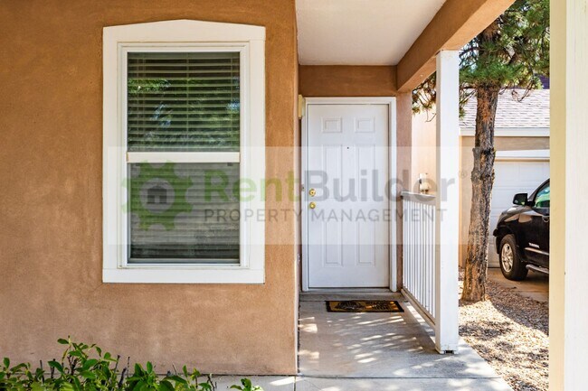 Building Photo - EXCELLENT HOME IN TRES PLACITAS