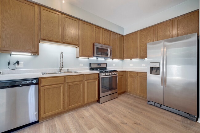 Building Photo - 2835 White Thorn Cir